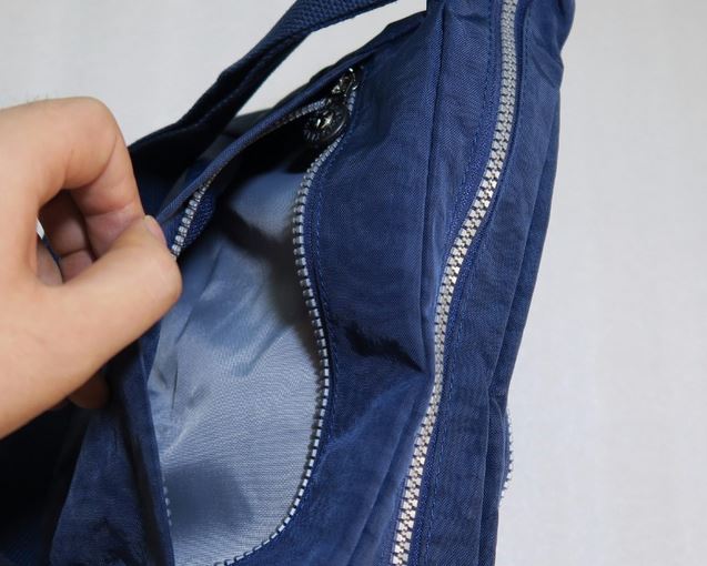 กระเป๋าสะพายข้างผู้หญิง ขนาดกลาง มีช่องซิป แยกหลายช่อง กระเป๋าผู้หญิง สไตล์ วัยรุ่นแนว sport ผ้าไนลอน สีหวาน ฟ้า ชมพู สวยเท่ 544662