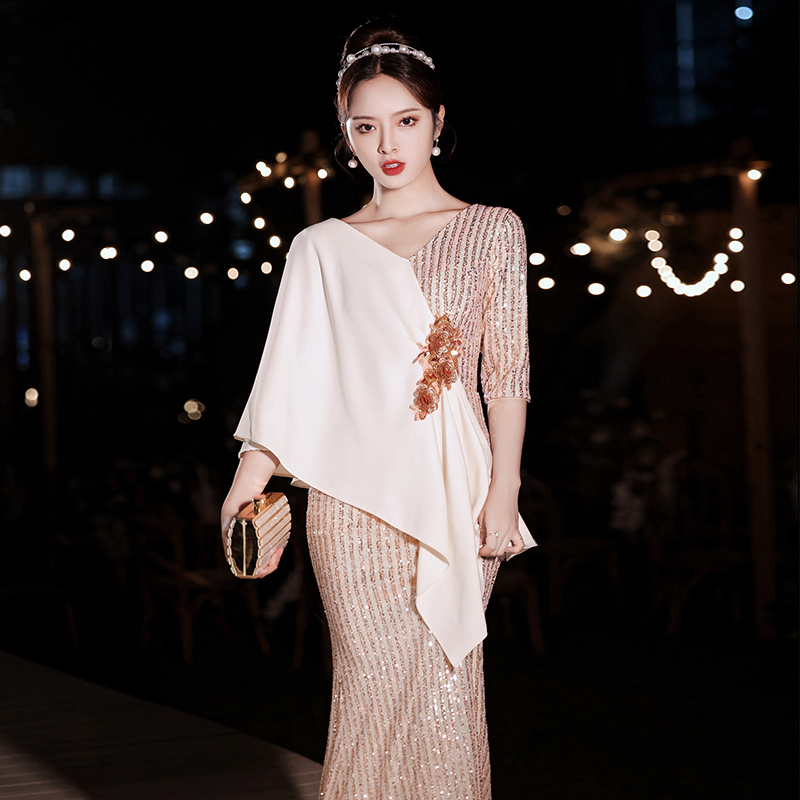 ชุดราตรี ชุดราตรีสวยหรู แบบ ทันสมัย Evening dress