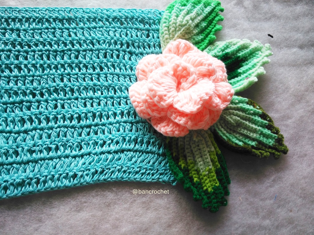 ผ้าปูโตีะถักโครเชต์ Crochet table runner สีฟ้า 28*8 นิ้ว