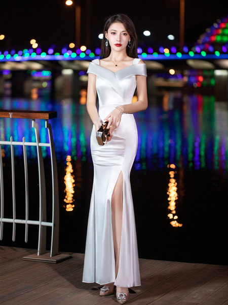 ชุดราตรี ชุดราตรีสวยหรู แบบ ทันสมัย Evening dress
