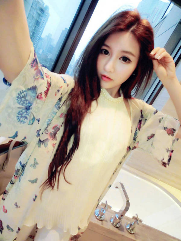 เสื้อคลุมแฟชั่น ผ้าชีฟองลายผีเสื้อ ใส่คลุมเก๋ๆ ใส่สบาย พร้อมส่งจ้า