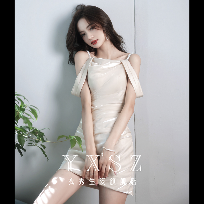 ชุดราตรี ชุดราตรีสวยหรู แบบ ทันสมัย Evening dress