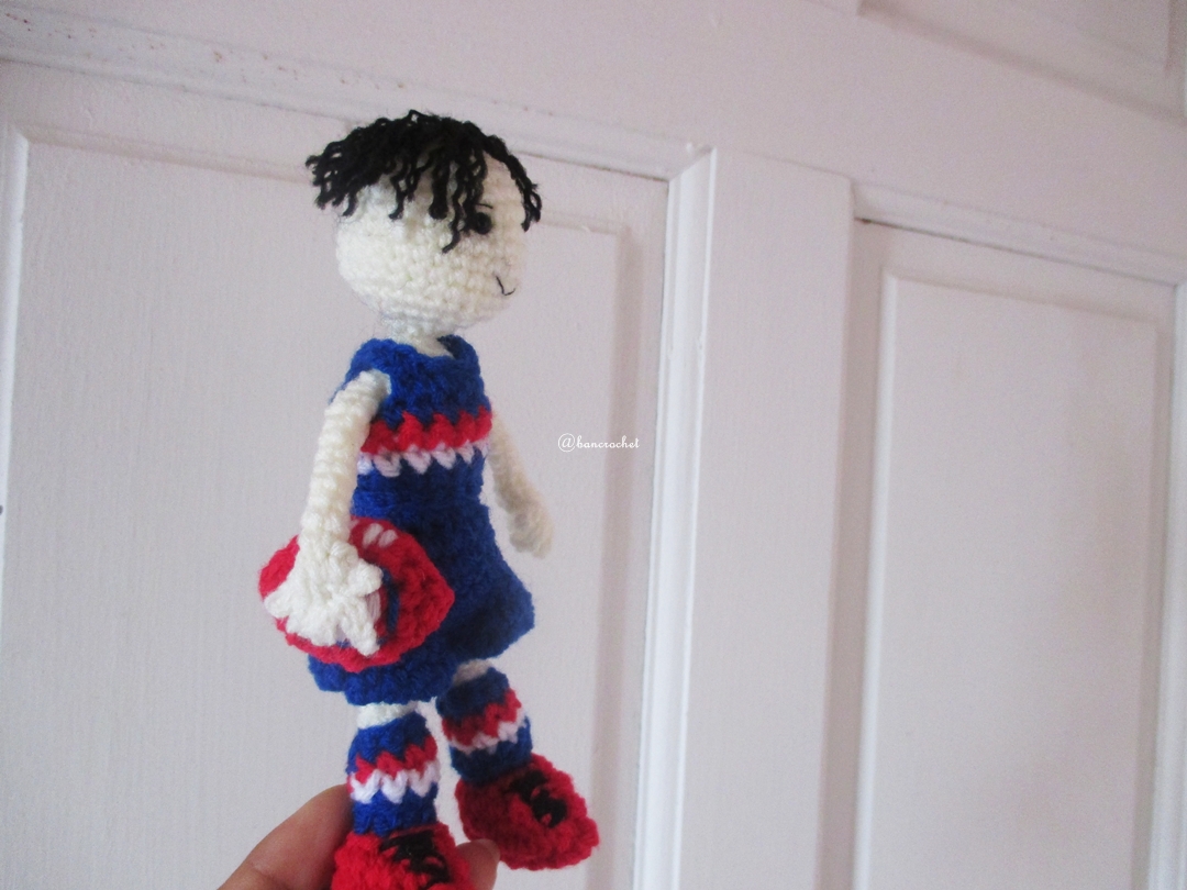 ตุ๊กตาถักนักรักบี้ ขนาด 5 นิ้ว rugby doll amigurumi crochet 5 inches