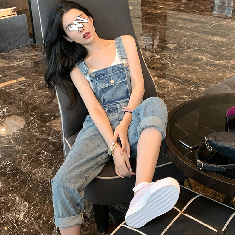 จั้มสูท ชุดเอี๊ยมกางเกง