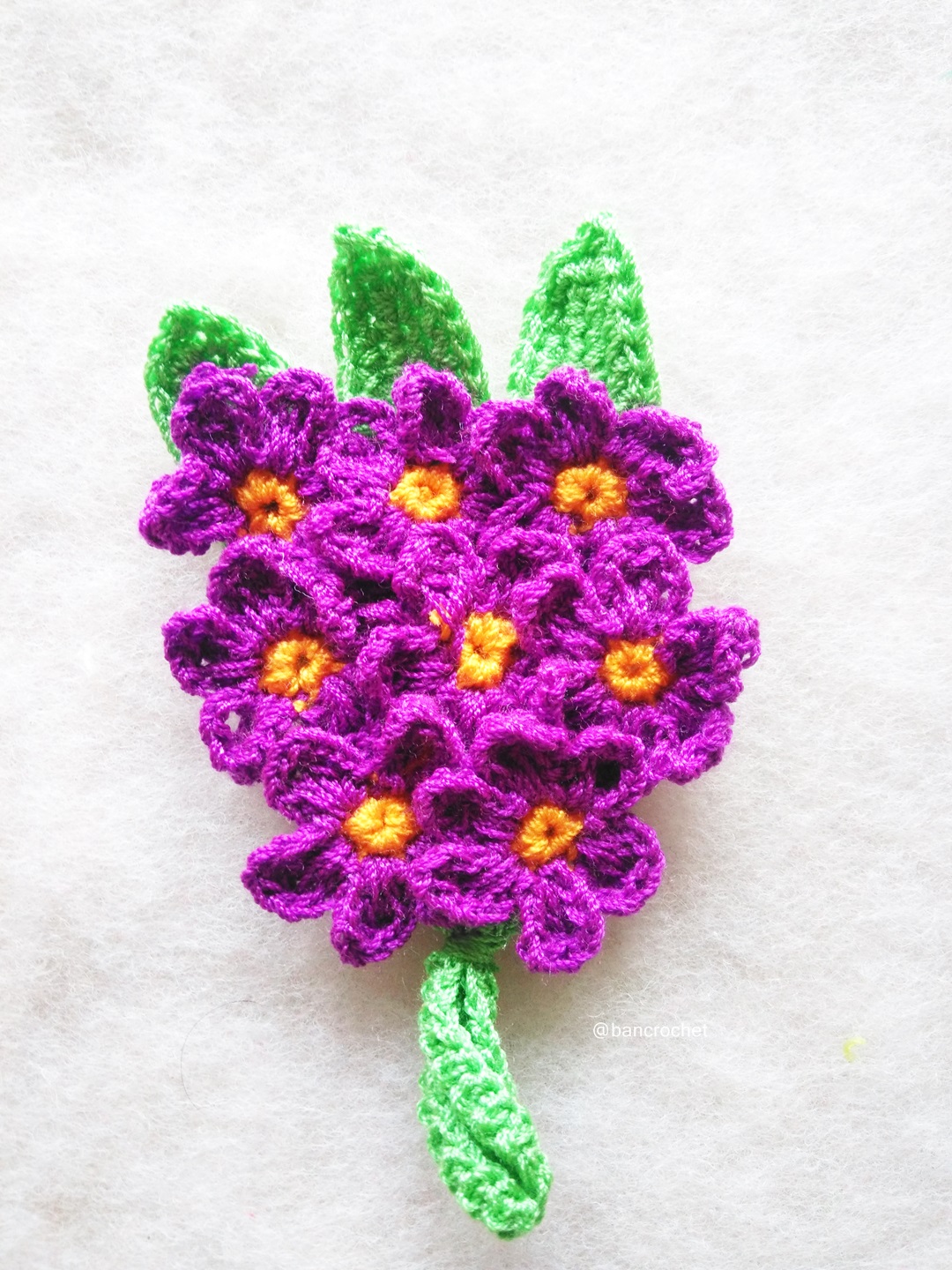 Bancrochet ช่อดอกไม้จิ๋วถักโครเชต์ Mini flower bouquet crochet สีม่วงเข้ม 5 นิ้ว