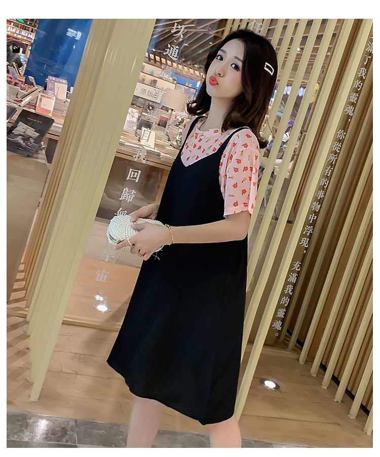 Dress4614 ชุดเดรสกระโปรงทรงปล่อยสีดำซิปหลังผ้าโพลีเนื้อดี พร้อมเสื้อตัวในลายดอกไม้โทนสีส้มผ้าเนื้อดียืดหยุ่นสูง งานสวยน่าใส่ ผ้านุ่มใส่สบาย แมทช์ได้ลงตัว ใส่เที่ยว/ใส่ทำงานได้