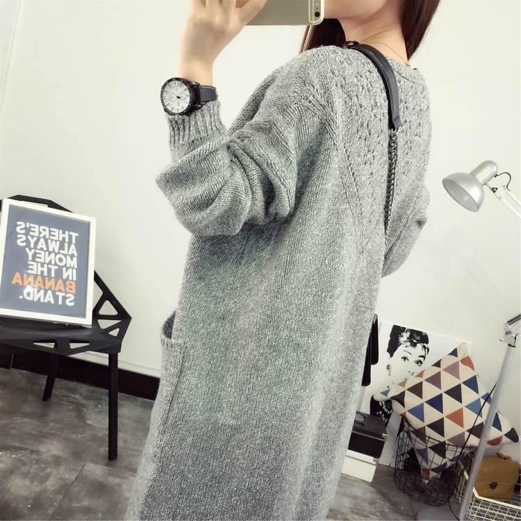 ยาว 32 นิ้ว : เสื้อคลุมไหมพรม กันหนาว แต่งลายถักเป็นช่องด้านหลัง พร้อมส่ง