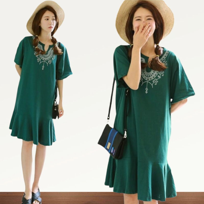 Dress4029 เดรสยาวคลุมเข่าทรงปล่อยสีเขียว ชายระบาย แต่งลายปักช่วงอก ผ้าคอตตอนเนื้อนุ่มมีน้ำหนักทิ้งตัวยืดขยายได้เยอะ งานสวยน่ารักผ้านุ่มใส่สบาย