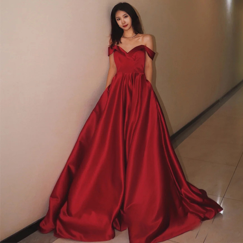 ชุดราตรี ชุดราตรีสวยหรู แบบ ทันสมัย Evening dress