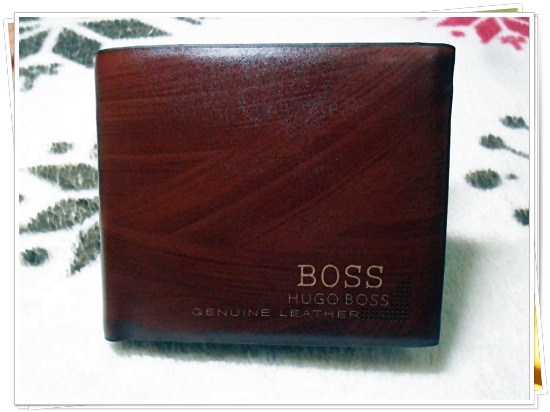 กระเป๋าสตางค์ Boss ลายไม้สีน้ำตาลเข้ม B5652