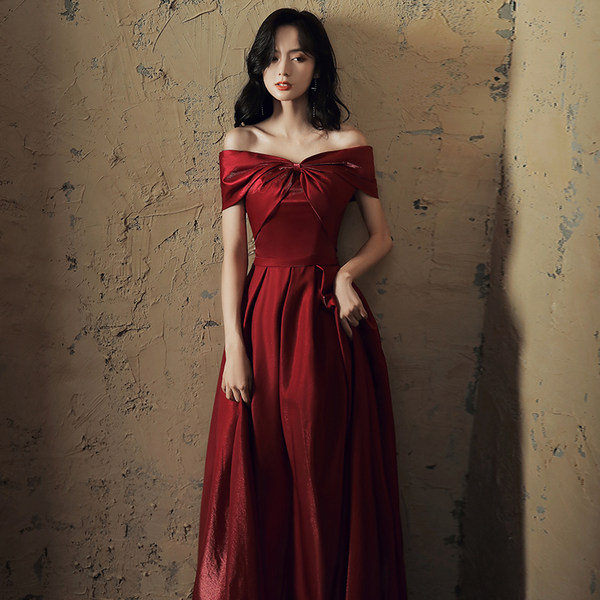 ชุดราตรี ชุดราตรีสวยหรู แบบ ทันสมัย Evening dress