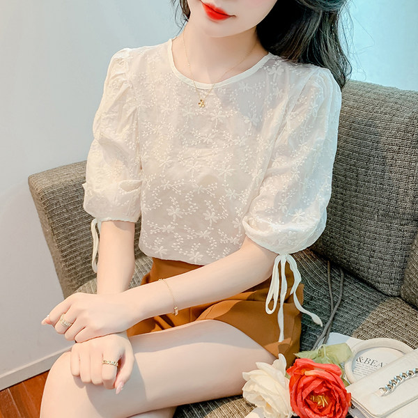 เสื้อลูกไม้ แขนสั้น