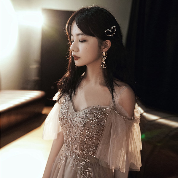 ชุดราตรี ชุดราตรีสวยหรู แบบ ทันสมัย Evening dress