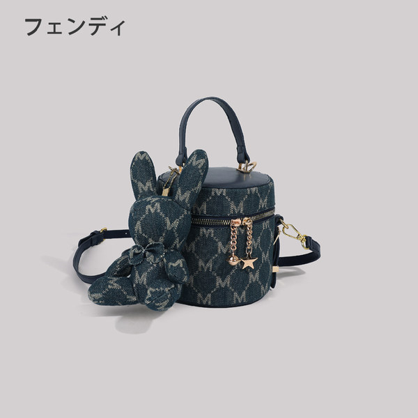 กระเป๋าสะพายข้างผู้หญิง กระเป๋าสะพายสไตล์เกาหลี By Japanese フェンディ authentic bag