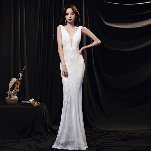 ชุดราตรี ชุดราตรีสวยหรู แบบ ทันสมัย Evening dress