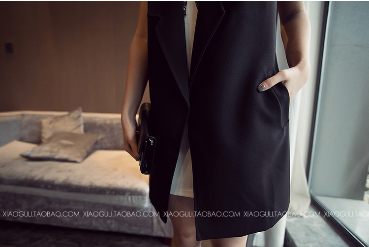 สูทคลุมตัวยาว แขนกุด สีดำ ทรงแบบเกาหลีมากๆ ผ้าเนื้อเบา ใส่คลุมได้ลุคเก๋ๆ (ผ้าแบบสูท) black