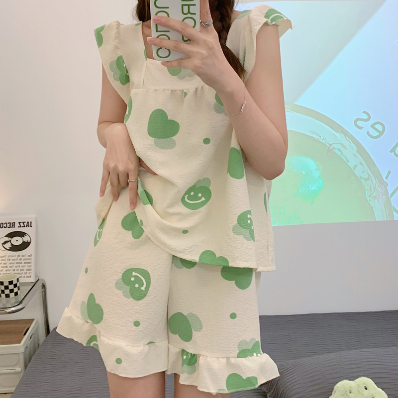 ชุดนอนผู้หญิง