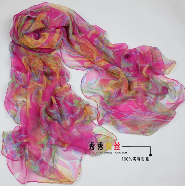 ผ้าพันคอแฟชั่น เลื่อนดูลายสีด้านล่าง เช็คสต็อกแบบสีที่ LINE:preorderdd