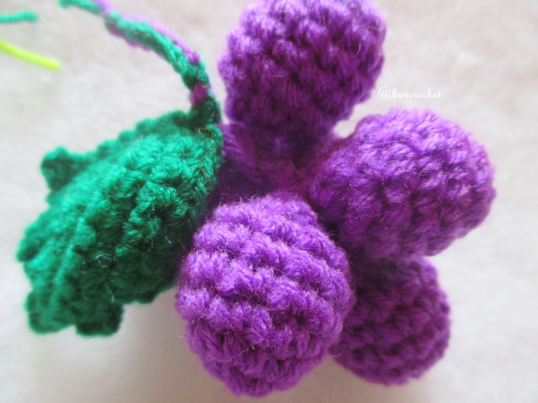 องุ่นม่วงถักโครเชต์ grape fruit crochet