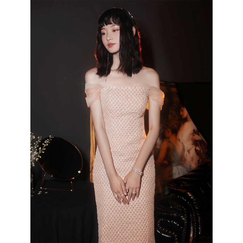 ชุดราตรี ชุดราตรีสวยหรู แบบ ทันสมัย Evening dress