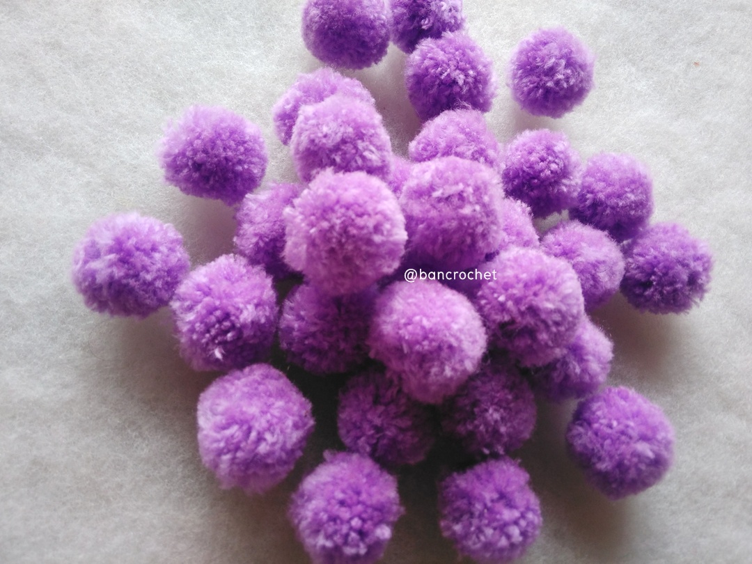 ปอมปอมไหมพรม ขนาด 2.5-3 ซม pom poms crochet ม่วงอ่อน 2.5-3 ซม.