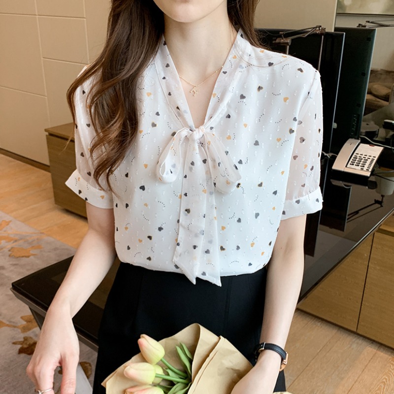 เสื้อเชิ้ตผู้หญิงใส่ทํางาน 390 บาทต่อชิ้น ฟรีค่าจัดส่ง