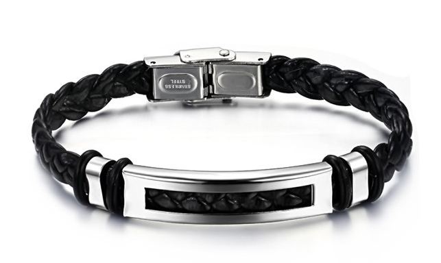 สร้อยข้อมือผู้ชาย กำไลข้อมือผู้ชาย สาย สแตนเลส ผสมผสาน กับ สายหนัง แต่งสีเงิน สลับ สีทอง เรียบหรู มีสไตล์ ของขวัญให้แฟน สุดหรู no 344131