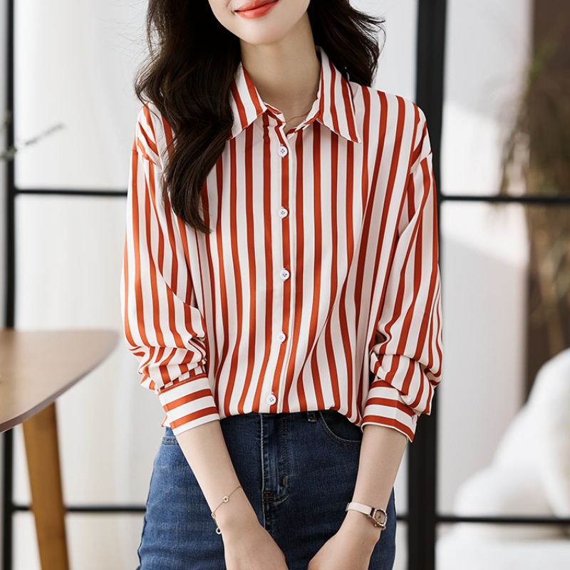 เสื้อเชิ้ตผู้หญิงแขนยาว เสื้อเชิ้ตผู้หญิงใส่ทํางาน 390 บาทต่อชิ้น ฟรีค่าจัดส่ง