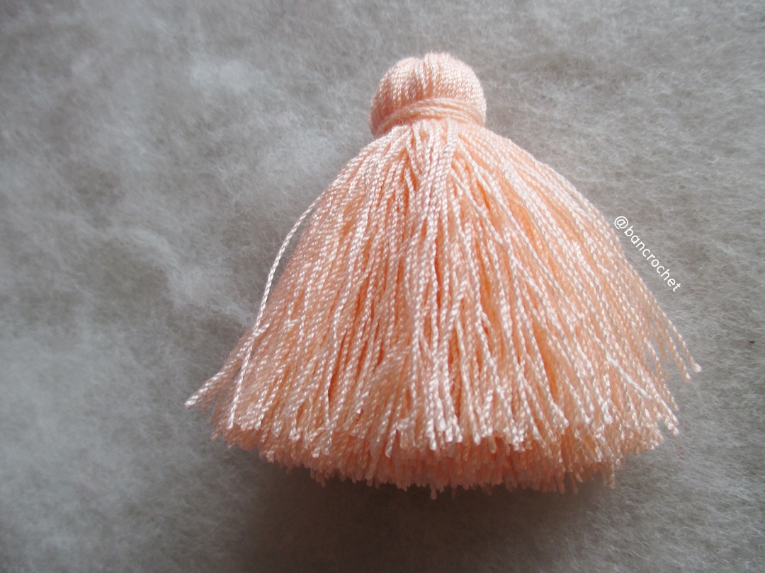 พู่แบบหนาฟู ขนาด 2 นิ้ว 4 ply tassel crochet acrylic yarn 4 ply โอรส 2 นิ้ว