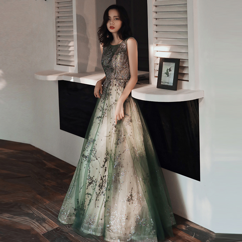 ชุดราตรี ชุดราตรีสวยหรู แบบ ทันสมัย Evening dress