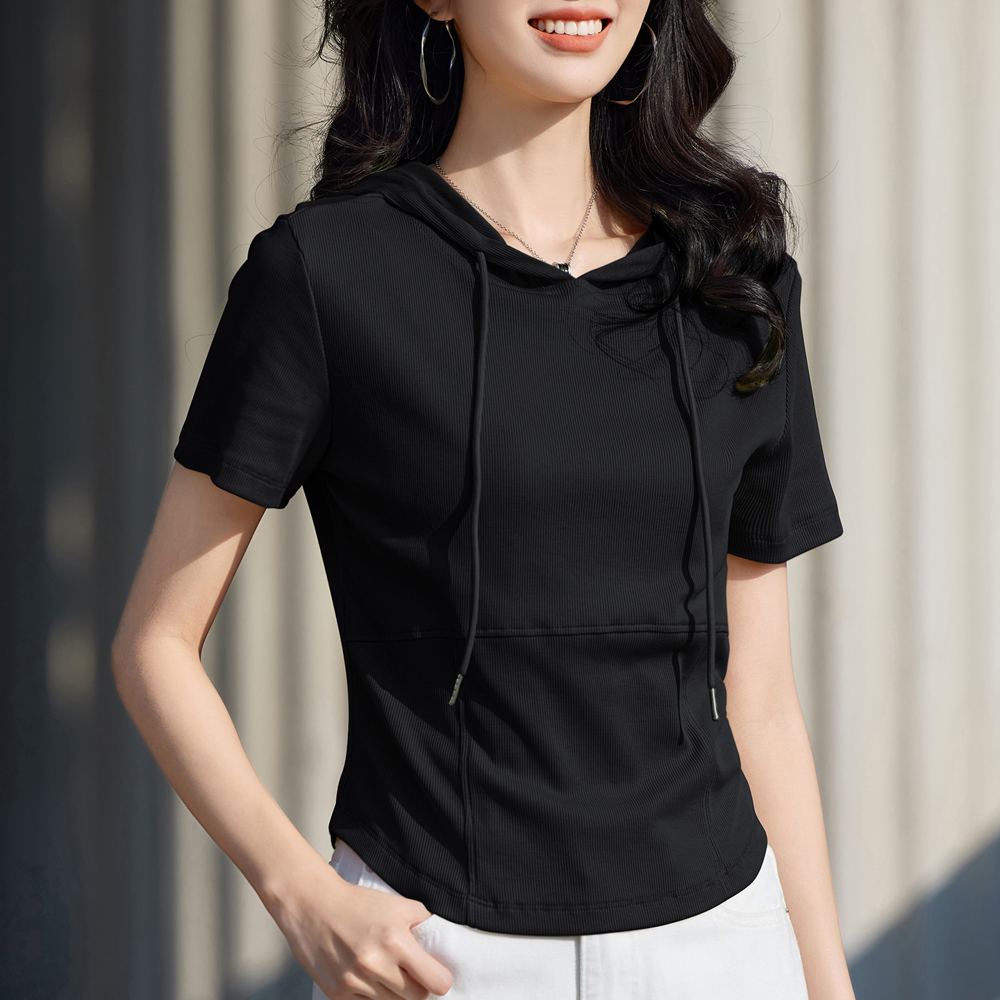 เสื้อยืดสีดำ แฟชั่น เสื้อยืด T-shirt สีดำ สวมใส่สบาย ไม่ร้อน