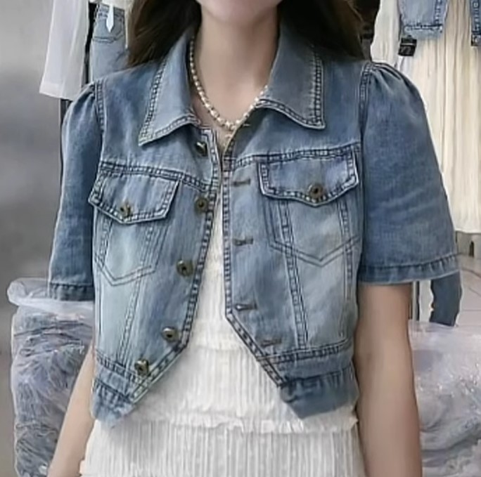 เสื้อ Jacket ยีนส์ เสื้อคลุมยีนส์ ผู้หญิง แบบสวย ๆ ดีไซน์ เปิดช่วงเอว เสื้อแจ็คเก็ตยีนส์ ใส่เที่ยว คลุมชุดเดรส 491957