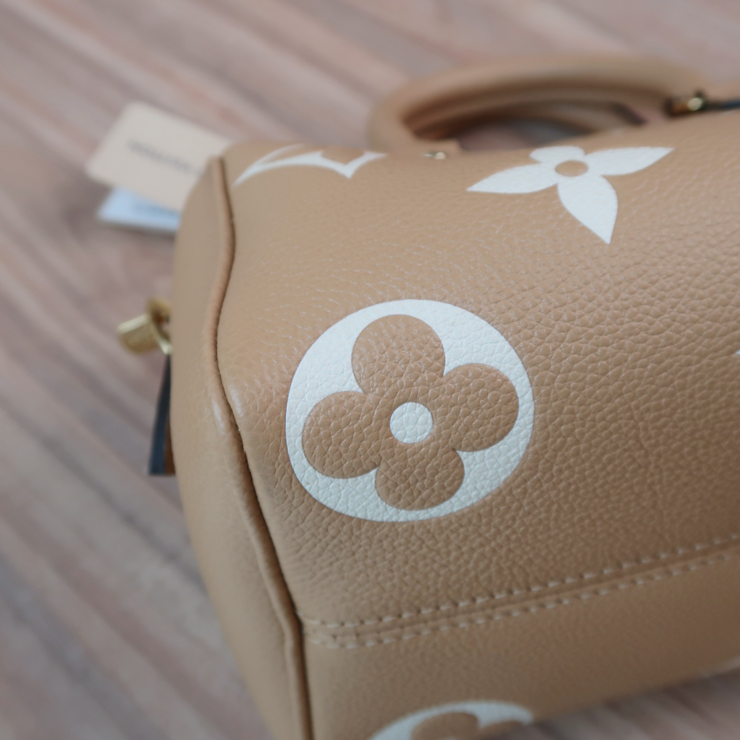 Louis Vuitton Arizona/Creme Monogram Empreinte Speedy Bandouliere 20(ใบParagon 7วัน)