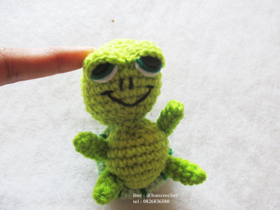 ตุ๊กตาเต่าแซมมี่ถักโครเชต์ ขนาด 4 นิ้ว turtle sammy amigurumi crochet doll