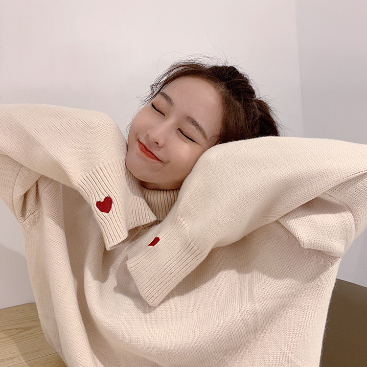 ห้ามพลาด Sweater เสื้อสเวทเตอร์ไหมพรม คอเต่า แต่งลายปักหัวใจ งานดี ไหมพรมเนื้อดี สายเกาหลีห้ามพลาดน้าาา ครีม freesize