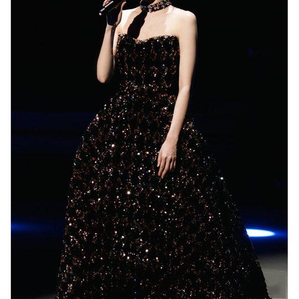 ชุดราตรี ชุดราตรีสวยหรู แบบ ทันสมัย Evening dress