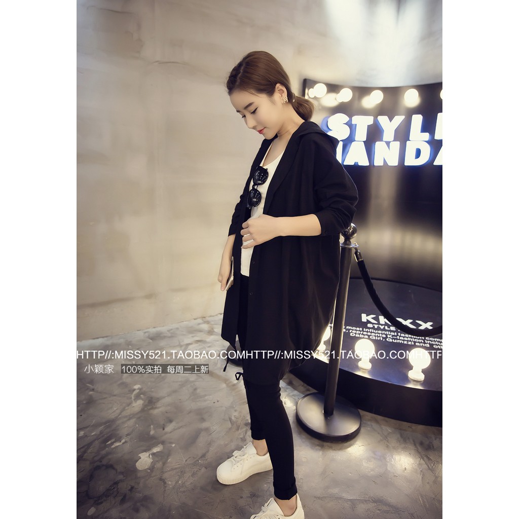 เสื้อคลุมฮู้ดดี้ สกรีนลายด้านหลัง ผ้าไนลอนเนื้อด้าน ไม่หนา พร้อมส่งจ้า Black