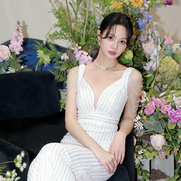 ชุดราตรี ชุดราตรีสวยหรู แบบ ทันสมัย Evening dress