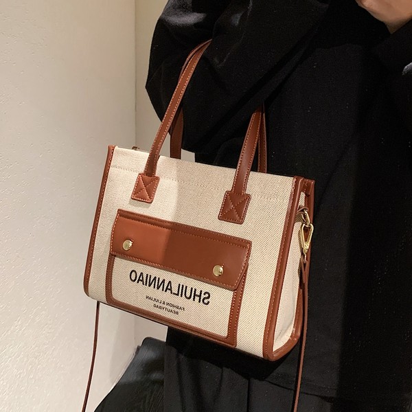 กระเป๋าสะพายข้างผู้หญิง กระเป๋าสะพายข้างใบเล็ก By Cocoa bags
