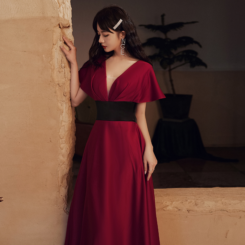 ชุดราตรี ชุดราตรีสวยหรู แบบ ทันสมัย Evening dress