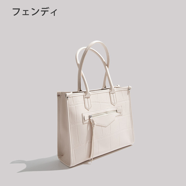 กระเป๋าสะพายข้างผู้หญิง กระเป๋าสะพายสไตล์เกาหลี By Japanese フェンディ authentic bag
