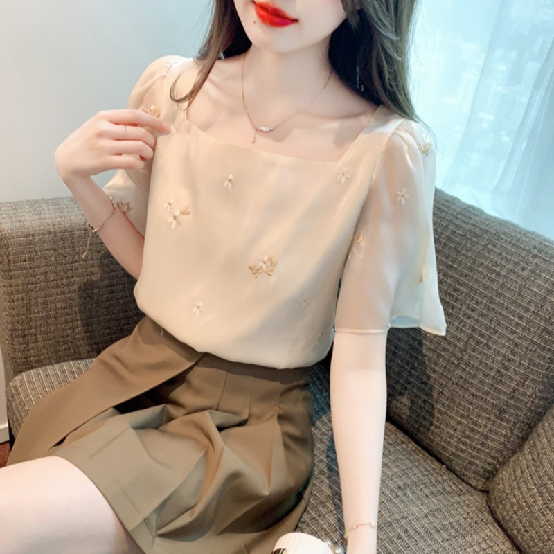เสื้อเชิ้ตผู้หญิงแขนยาว เสื้อเชิ้ตผู้หญิงใส่ทํางาน 390 บาทต่อชิ้น ฟรีค่าจัดส่ง
