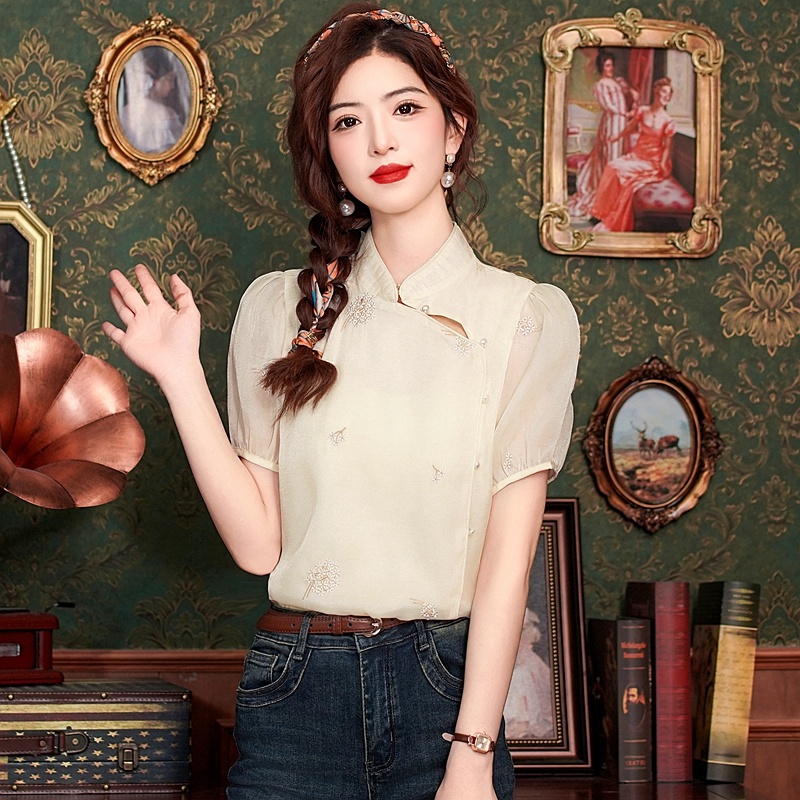 เสื้อเชิ้ตผู้หญิงใส่ทํางาน 390 บาทต่อชิ้น ฟรีค่าจัดส่ง