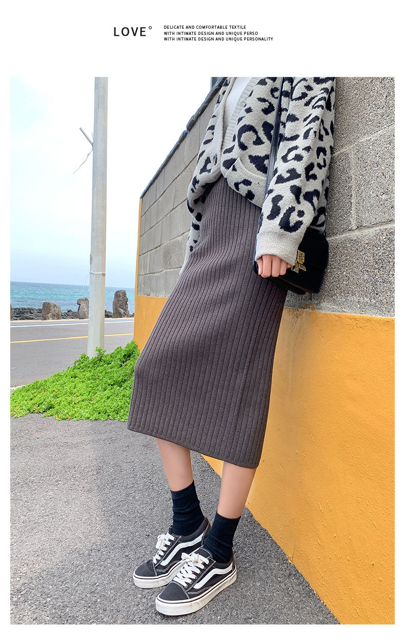 กระโปรงไหมพรม ผ้าร่อง ทรงสวย เกาหลีมากกกกกก ห้ามพลาดเลยน้า ยืดได้เยอะจ้า