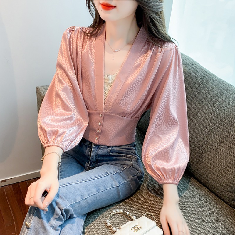 เสื้อเชิ้ตผู้หญิงแขนยาว เสื้อเชิ้ตผู้หญิงใส่ทํางาน 390 บาทต่อชิ้น ฟรีค่าจัดส่ง