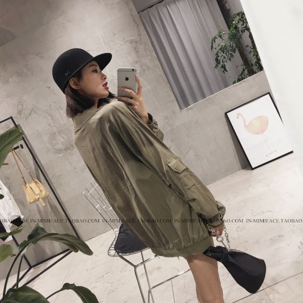 เสื้อคลุมสไตล์เกาหลี ตัวโคล่ง ผ้าทิ้งตัว แต่งลายปัก พร้อมส่ง