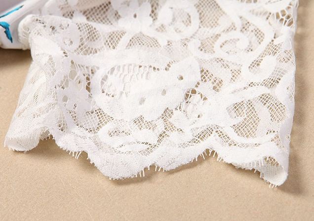 เดรส สีขาว ลายนก แขนผ้าลูกไม้ คอปิด เรียบ ๆ แอบเซ็กซี่ เล็กน้อย no 53546