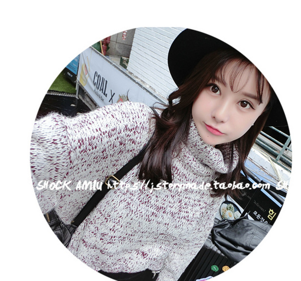 เสื้อไหมพรมเอวลอย คอเต่าพับได้ตามต้องการ ยืดได้เยอะ ทรงเก๋ๆ จะใส่เดี่ยวไหรือใส่โค้ทคลุมก็สวยจ้า