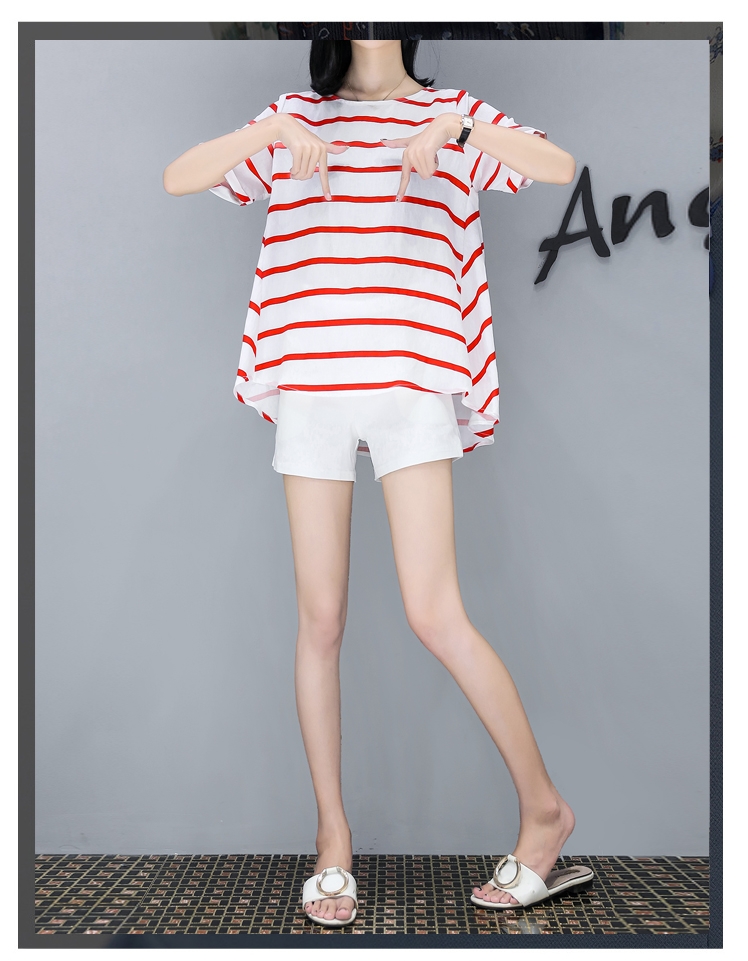 Blouse3767 เสื้อทรงปล่อยหน้าสั้นหลังยาว ผ้าโพลีลายริ้วเนื้อดีหนามีน้ำหนักทิ้งตัว ผ้าเนื้อดีทรงใส่ฟรีไซส์ใส่สบาย งานสวยแมทช์กับอะไรก็เข้า