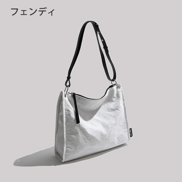 กระเป๋าสะพายข้างผู้หญิง กระเป๋าสะพายสไตล์เกาหลี By Japanese フェンディ authentic bag